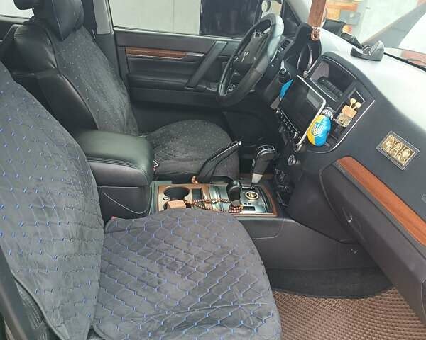 Чорний Міцубісі Паджеро, об'ємом двигуна 2.97 л та пробігом 170 тис. км за 11700 $, фото 4 на Automoto.ua