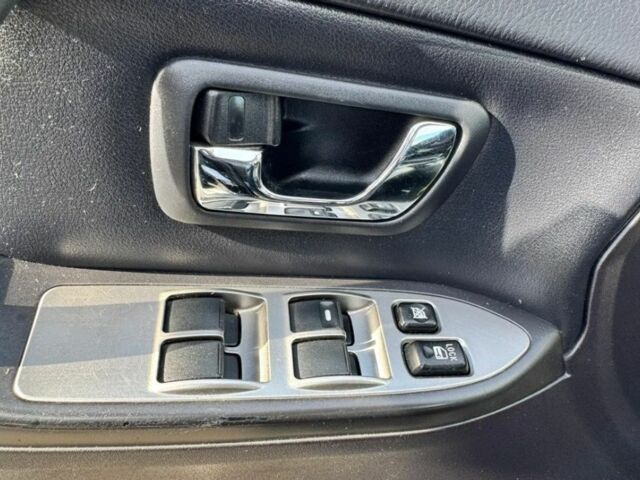 Міцубісі Паджеро 2008 у Києві на Automoto.ua Чорний Міцубісі Паджеро, об'ємом двигуна 3.2 л та пробігом 185 тис. км за 3700 $, фото 6 на Automoto.ua