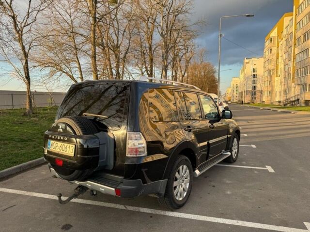 Черный Мицубиси Паджеро, объемом двигателя 3.2 л и пробегом 200 тыс. км за 9000 $, фото 4 на Automoto.ua