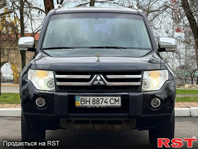 Чорний Міцубісі Паджеро, об'ємом двигуна 3 л та пробігом 124 тис. км за 10700 $, фото 3 на Automoto.ua