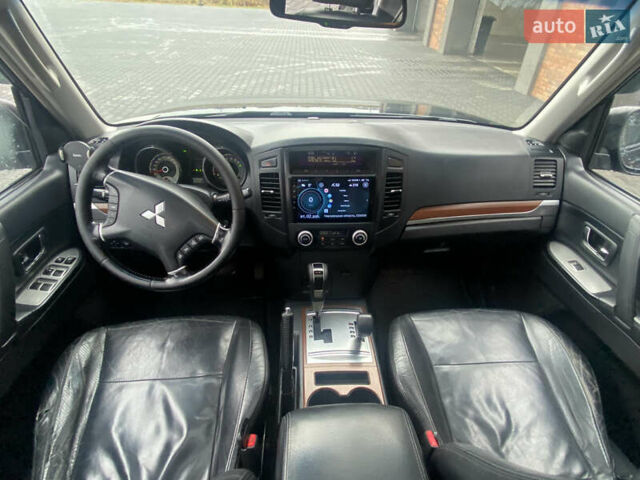 Черный Мицубиси Паджеро, объемом двигателя 3 л и пробегом 348 тыс. км за 8550 $, фото 43 на Automoto.ua