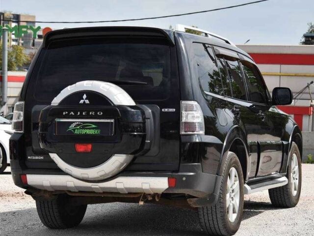 Черный Мицубиси Паджеро, объемом двигателя 3.8 л и пробегом 286 тыс. км за 11499 $, фото 1 на Automoto.ua