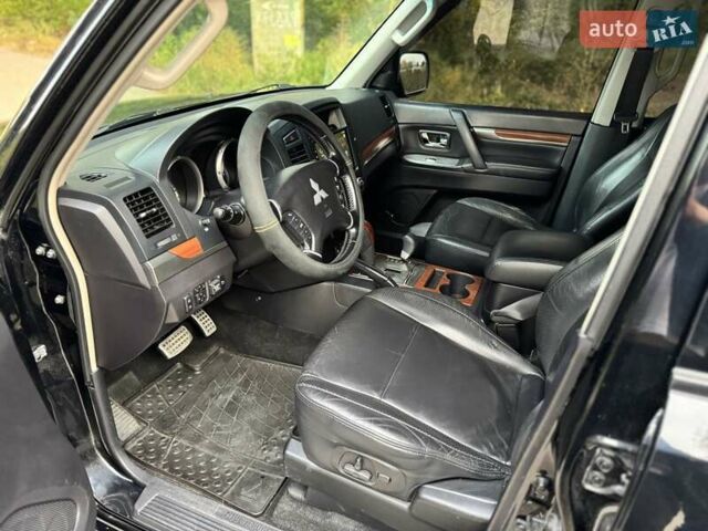 Чорний Міцубісі Паджеро, об'ємом двигуна 2.97 л та пробігом 290 тис. км за 9999 $, фото 8 на Automoto.ua