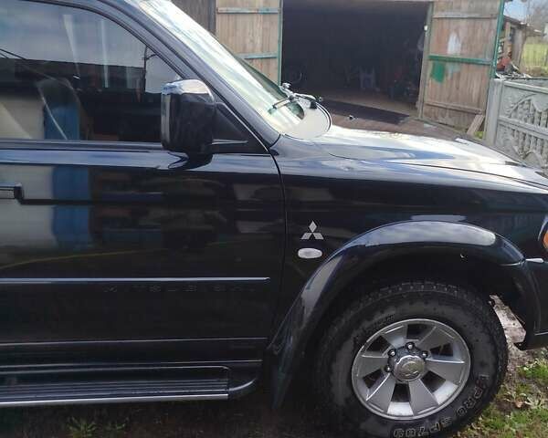 Мицубиси Паджеро 2008 в Овруче на Automoto.ua Черный Мицубиси Паджеро, объемом двигателя 2.97 л и пробегом 232 тыс. км за 8500 $, фото 11 на Automoto.ua