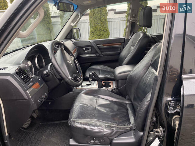 Черный Мицубиси Паджеро, объемом двигателя 3 л и пробегом 348 тыс. км за 8550 $, фото 24 на Automoto.ua