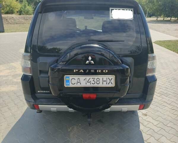 Чорний Міцубісі Паджеро, об'ємом двигуна 3.2 л та пробігом 257 тис. км за 13000 $, фото 5 на Automoto.ua