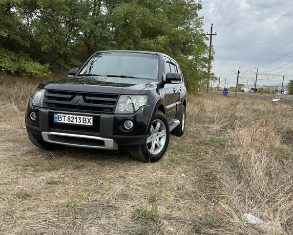 Чорний Міцубісі Паджеро, об'ємом двигуна 2.97 л та пробігом 300 тис. км за 11000 $, фото 19 на Automoto.ua