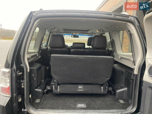 Черный Мицубиси Паджеро, объемом двигателя 3 л и пробегом 348 тыс. км за 8550 $, фото 37 на Automoto.ua