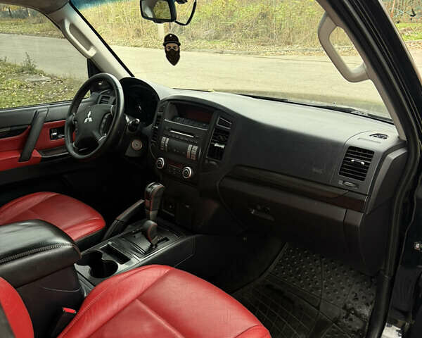 Черный Мицубиси Паджеро, объемом двигателя 2.97 л и пробегом 198 тыс. км за 5400 $, фото 9 на Automoto.ua