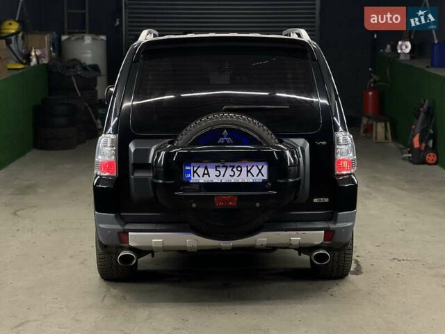 Черный Мицубиси Паджеро, объемом двигателя 3 л и пробегом 320 тыс. км за 9900 $, фото 11 на Automoto.ua