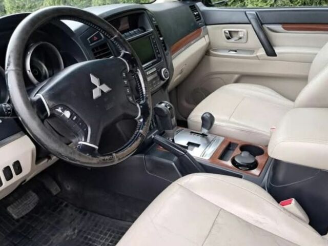 Черный Мицубиси Паджеро, объемом двигателя 0 л и пробегом 275 тыс. км за 3200 $, фото 9 на Automoto.ua