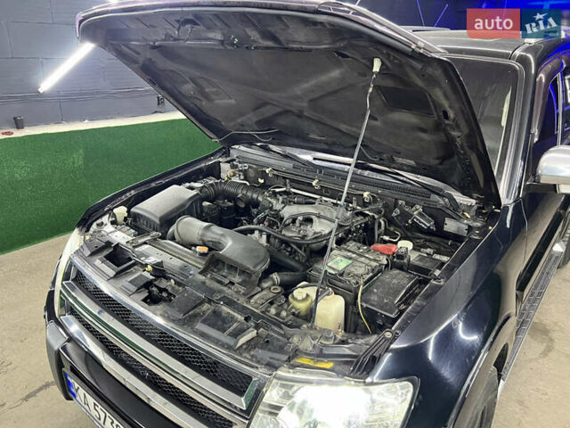 Черный Мицубиси Паджеро, объемом двигателя 3 л и пробегом 320 тыс. км за 9900 $, фото 49 на Automoto.ua