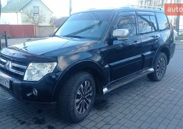 Черный Мицубиси Паджеро, объемом двигателя 2.97 л и пробегом 285 тыс. км за 9800 $, фото 2 на Automoto.ua