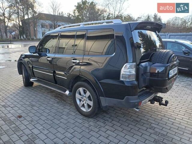Черный Мицубиси Паджеро, объемом двигателя 3.2 л и пробегом 278 тыс. км за 12850 $, фото 3 на Automoto.ua