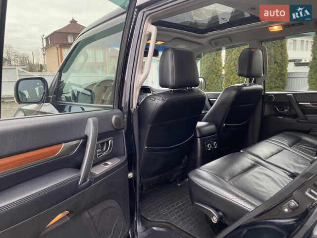 Черный Мицубиси Паджеро, объемом двигателя 3 л и пробегом 348 тыс. км за 8550 $, фото 31 на Automoto.ua