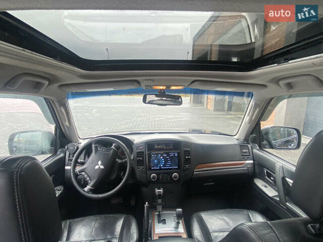 Черный Мицубиси Паджеро, объемом двигателя 3 л и пробегом 348 тыс. км за 8550 $, фото 42 на Automoto.ua