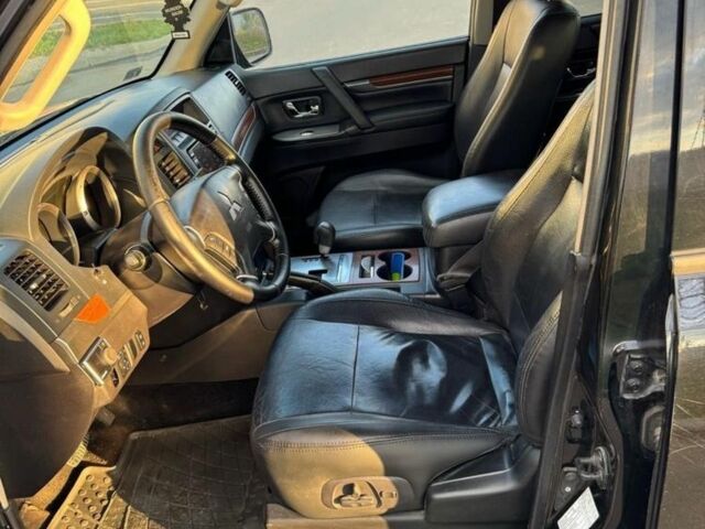 Черный Мицубиси Паджеро, объемом двигателя 3.2 л и пробегом 200 тыс. км за 9000 $, фото 8 на Automoto.ua