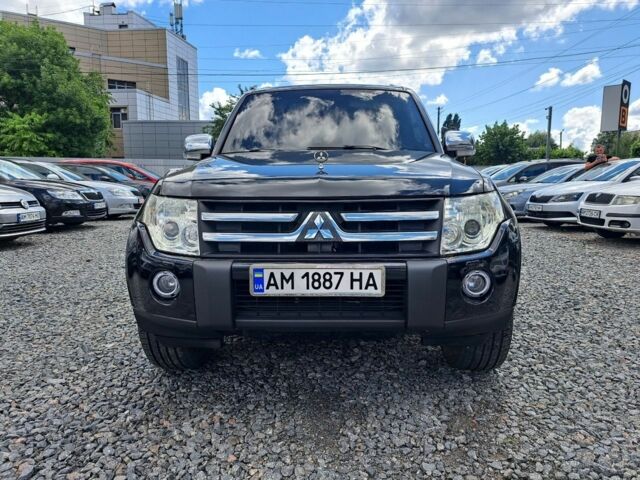 Чорний Міцубісі Паджеро, об'ємом двигуна 3 л та пробігом 320 тис. км за 10955 $, фото 3 на Automoto.ua