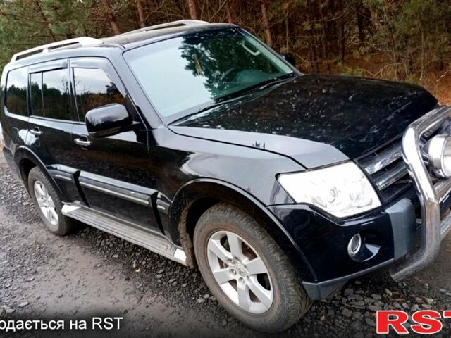 Черный Мицубиси Паджеро, объемом двигателя 3.2 л и пробегом 176 тыс. км за 12500 $, фото 2 на Automoto.ua