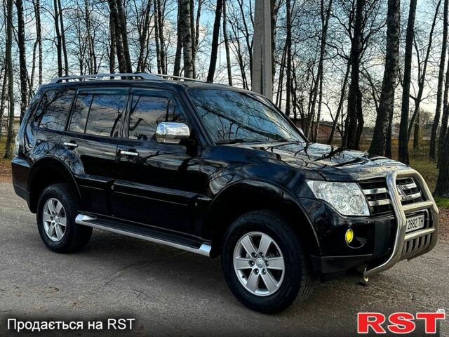 Чорний Міцубісі Паджеро, об'ємом двигуна 3 л та пробігом 186 тис. км за 10700 $, фото 1 на Automoto.ua