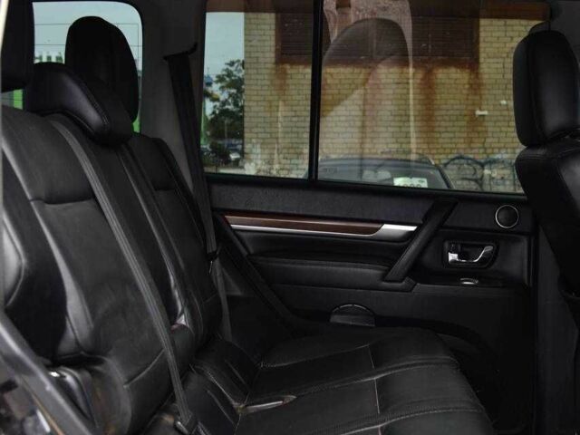 Черный Мицубиси Паджеро, объемом двигателя 3.8 л и пробегом 286 тыс. км за 11499 $, фото 17 на Automoto.ua