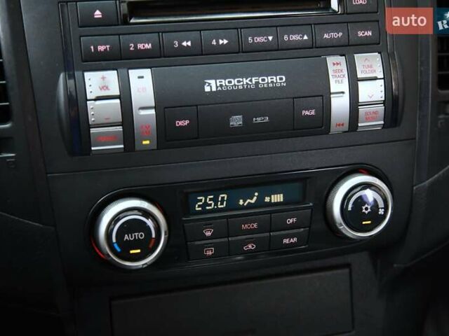 Чорний Міцубісі Паджеро, об'ємом двигуна 3 л та пробігом 197 тис. км за 12500 $, фото 16 на Automoto.ua