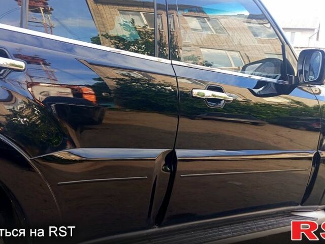 Черный Мицубиси Паджеро, объемом двигателя 3.2 л и пробегом 180 тыс. км за 14000 $, фото 1 на Automoto.ua