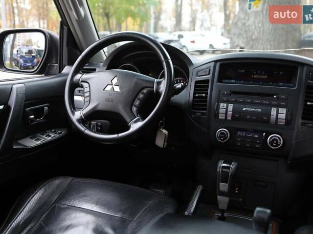 Чорний Міцубісі Паджеро, об'ємом двигуна 3 л та пробігом 197 тис. км за 12500 $, фото 10 на Automoto.ua
