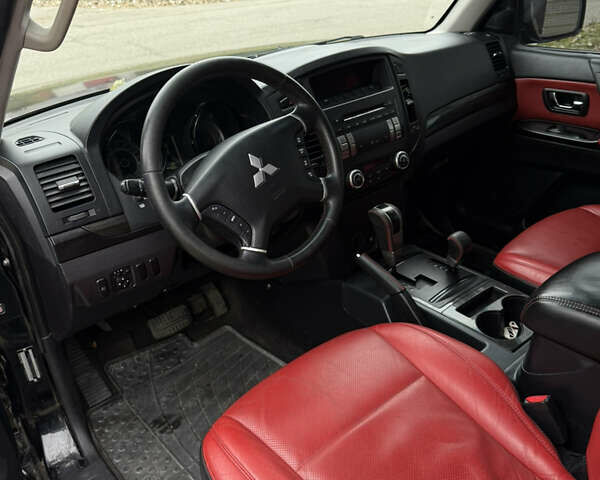 Черный Мицубиси Паджеро, объемом двигателя 2.97 л и пробегом 198 тыс. км за 5400 $, фото 15 на Automoto.ua