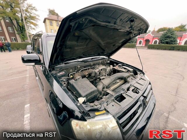 Черный Мицубиси Паджеро, объемом двигателя 3 л и пробегом 260 тыс. км за 13000 $, фото 9 на Automoto.ua