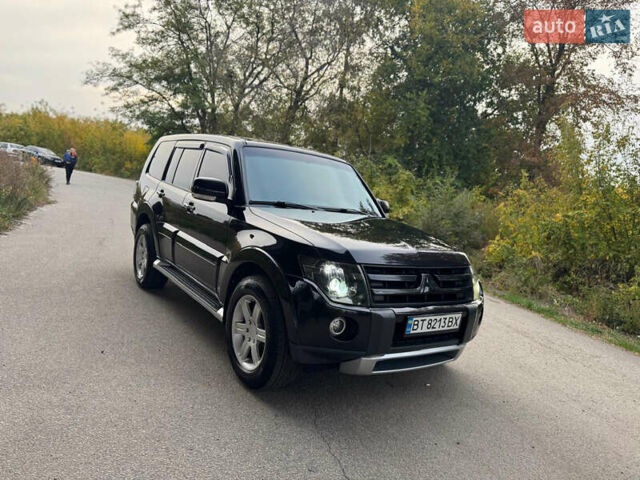 Чорний Міцубісі Паджеро, об'ємом двигуна 2.97 л та пробігом 300 тис. км за 11000 $, фото 7 на Automoto.ua