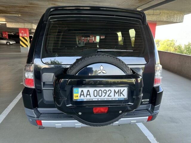 Чорний Міцубісі Паджеро, об'ємом двигуна 3 л та пробігом 294 тис. км за 11500 $, фото 7 на Automoto.ua