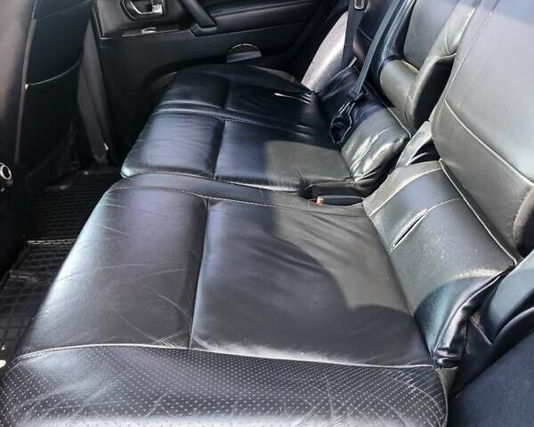 Чорний Міцубісі Паджеро, об'ємом двигуна 3.2 л та пробігом 257 тис. км за 13000 $, фото 18 на Automoto.ua