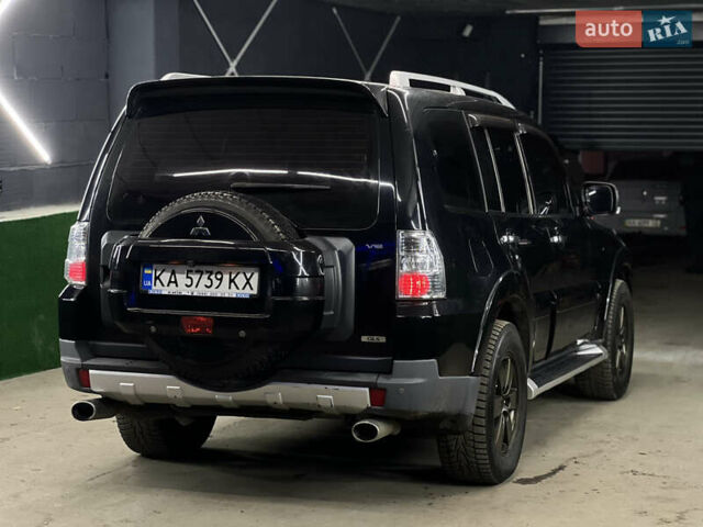 Черный Мицубиси Паджеро, объемом двигателя 3 л и пробегом 320 тыс. км за 9900 $, фото 12 на Automoto.ua