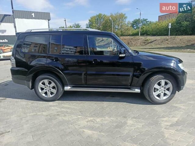 Чорний Міцубісі Паджеро, об'ємом двигуна 3.2 л та пробігом 257 тис. км за 13000 $, фото 4 на Automoto.ua