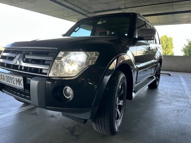 Чорний Міцубісі Паджеро, об'ємом двигуна 3 л та пробігом 294 тис. км за 11500 $, фото 10 на Automoto.ua