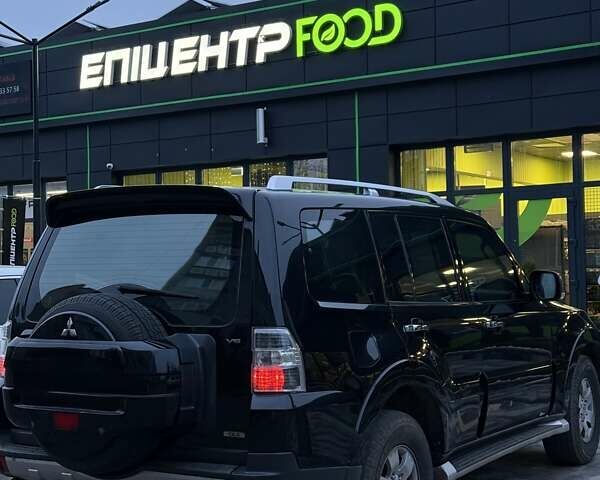 Черный Мицубиси Паджеро, объемом двигателя 0 л и пробегом 150 тыс. км за 11000 $, фото 8 на Automoto.ua