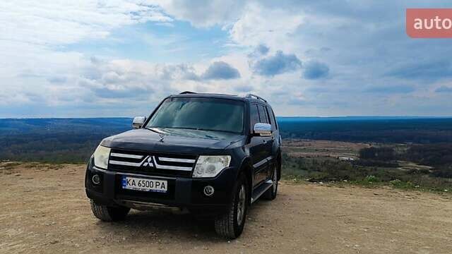 Чорний Міцубісі Паджеро, об'ємом двигуна 2.97 л та пробігом 235 тис. км за 11300 $, фото 6 на Automoto.ua