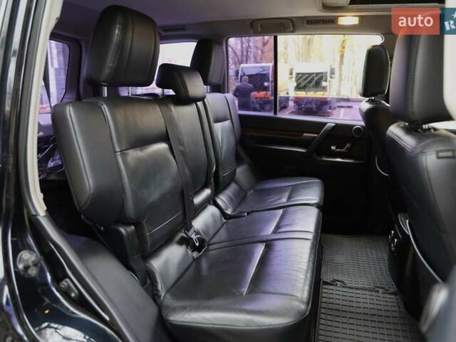 Чорний Міцубісі Паджеро, об'ємом двигуна 3 л та пробігом 197 тис. км за 12500 $, фото 8 на Automoto.ua