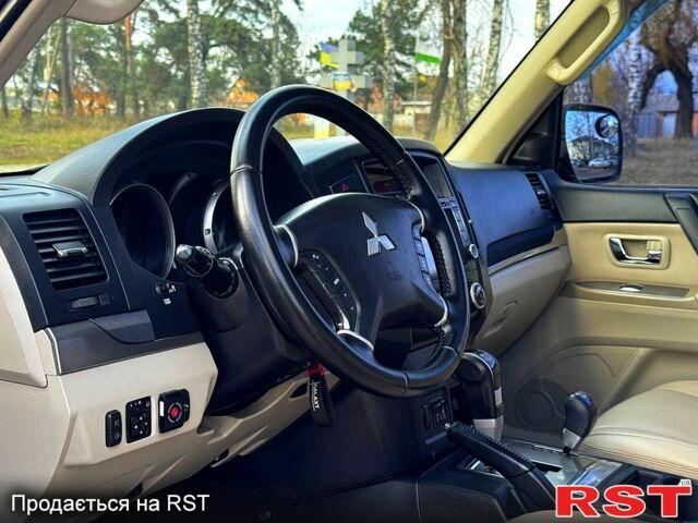 Чорний Міцубісі Паджеро, об'ємом двигуна 3 л та пробігом 186 тис. км за 10700 $, фото 8 на Automoto.ua