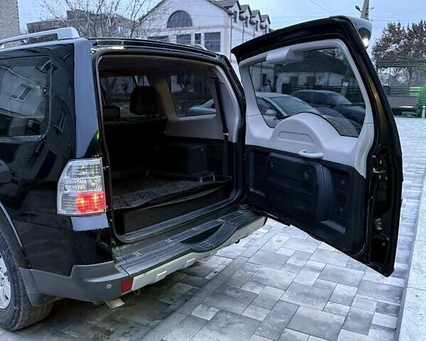 Черный Мицубиси Паджеро, объемом двигателя 0 л и пробегом 150 тыс. км за 11000 $, фото 5 на Automoto.ua