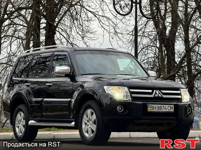 Чорний Міцубісі Паджеро, об'ємом двигуна 3 л та пробігом 124 тис. км за 10700 $, фото 4 на Automoto.ua