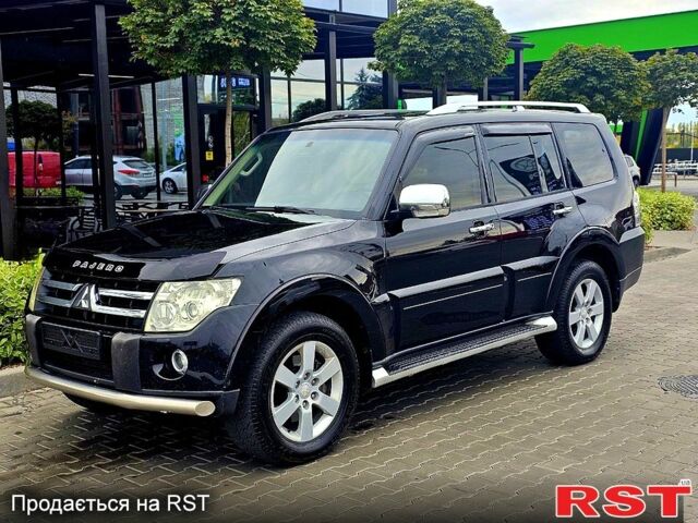 Черный Мицубиси Паджеро, объемом двигателя 3.8 л и пробегом 200 тыс. км за 11300 $, фото 1 на Automoto.ua