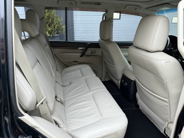 Черный Мицубиси Паджеро, объемом двигателя 3 л и пробегом 182 тыс. км за 11500 $, фото 13 на Automoto.ua