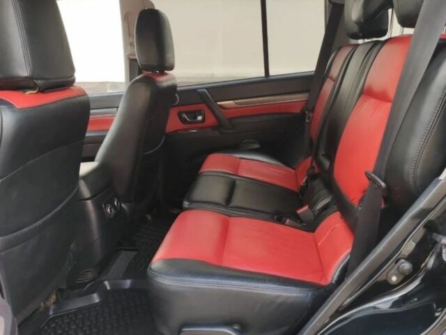 Черный Мицубиси Паджеро, объемом двигателя 0 л и пробегом 200 тыс. км за 3370 $, фото 5 на Automoto.ua