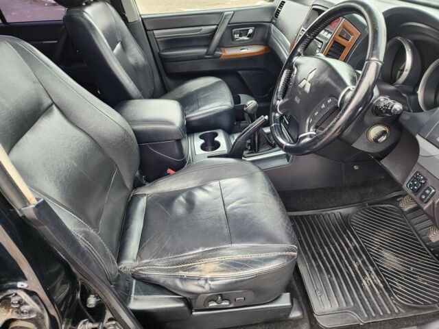 Черный Мицубиси Паджеро, объемом двигателя 3.2 л и пробегом 153 тыс. км за 7197 $, фото 13 на Automoto.ua