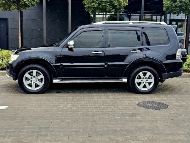 Черный Мицубиси Паджеро, объемом двигателя 3.8 л и пробегом 200 тыс. км за 270 $, фото 3 на Automoto.ua