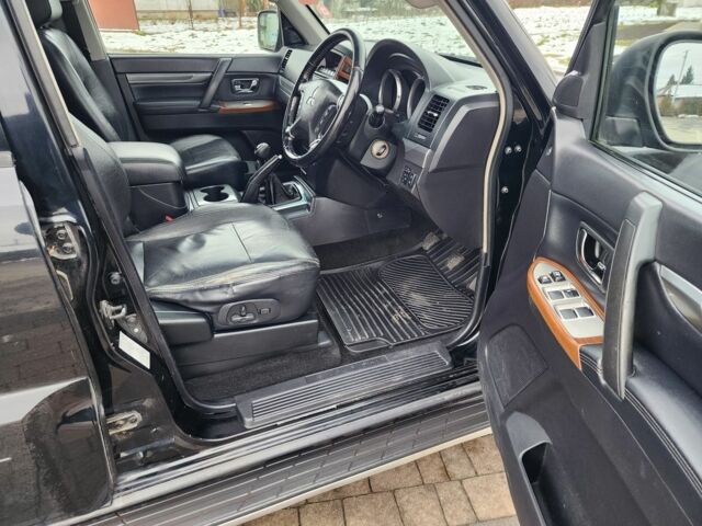 Черный Мицубиси Паджеро, объемом двигателя 3.2 л и пробегом 153 тыс. км за 7197 $, фото 12 на Automoto.ua