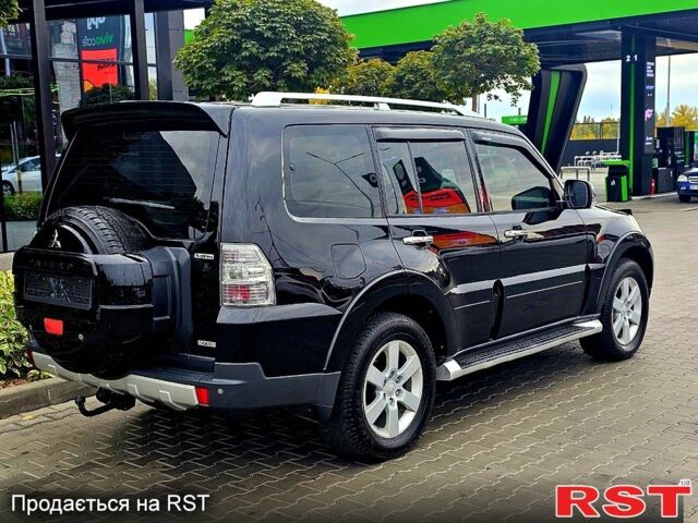 Черный Мицубиси Паджеро, объемом двигателя 3.8 л и пробегом 200 тыс. км за 11300 $, фото 7 на Automoto.ua