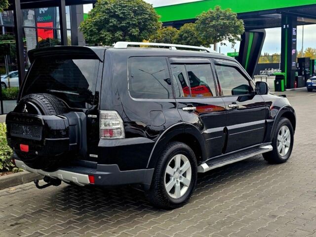 Черный Мицубиси Паджеро, объемом двигателя 3.8 л и пробегом 200 тыс. км за 270 $, фото 5 на Automoto.ua